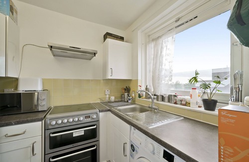 Camden Town Apartment | Impeccable 1-bed Apartment in London