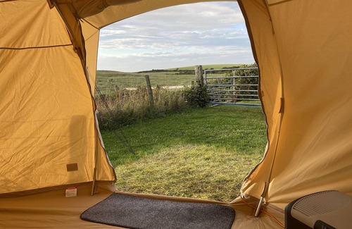 Holyhead Cabin | Impeccable 1-Bed Bell Tent near Holyhead