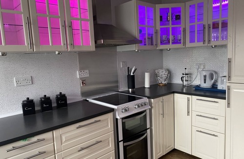Kirkcaldy House | Impeccable 3- Bedroom House in Kirkcaldy