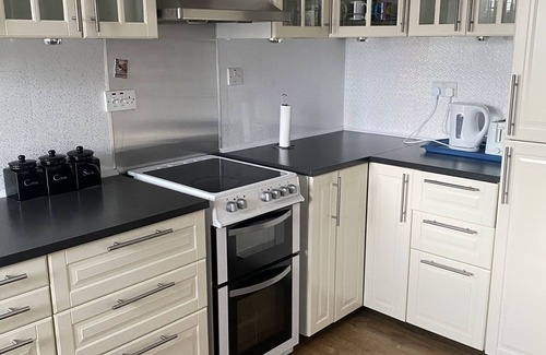 Kirkcaldy House | Impeccable 3- Bedroom House in Kirkcaldy