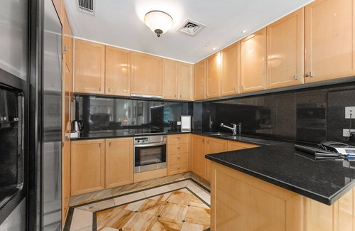 Main Beach Hotel | Imperial Hotel Gold Coast