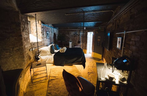 York Hotel | Impossible Motel