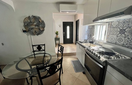 Durango House | In Chapultepec California, with very safe walking area and park in front.