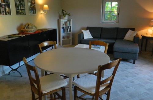 Saint-Cernin-de-Labarde Cottage | In exceptional castle farm from the 14th, detached house for 2 people