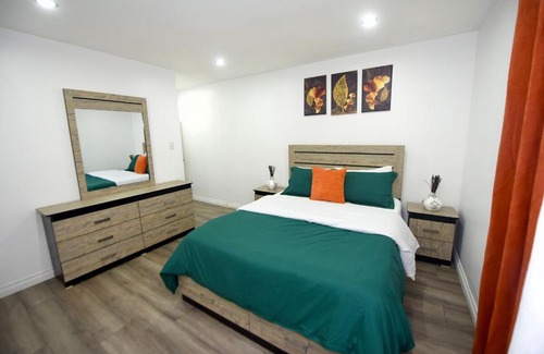 Inner Harbour House | In Heart of Kingston Downtown Pool Home