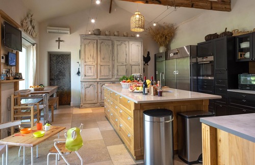 Cabannes Other | In the Mas des Pampres, Provence is at your fingertips