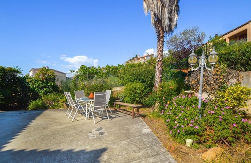 Bastelicaccia Apartment | In this vacation apartment with a magnificent sea panorama, the vacation becomes a pleasure.