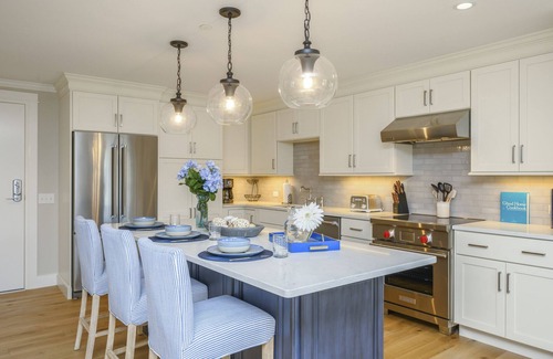 Harwich Port Condo | In town Location Walk to Beach Pet Friendly AC WiFi Beach Therapy