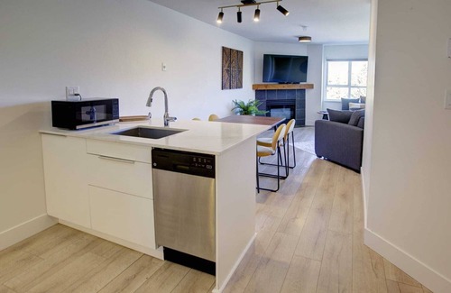 Whistler Cay Heights Apartment | In Whistler Village - Steps to the Gondola - Sleeps 5