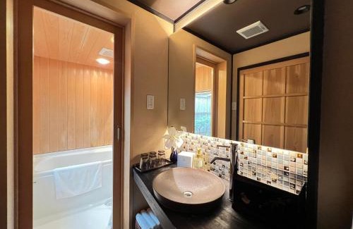 Nagawa Villa | INARI ASA 50 meters away from Keihan Fushi mi Inari St ation and 380 meters Fushi mi Inari T aisha