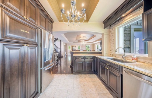 Saint-Augustin-de-Desmaures Ski Chalet | Incredible view | Château au bord du fleuve