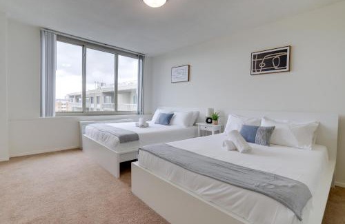 Aurora Highlands Apartment | Incredible 1 BR Apt + Den @Crystal City With Gym