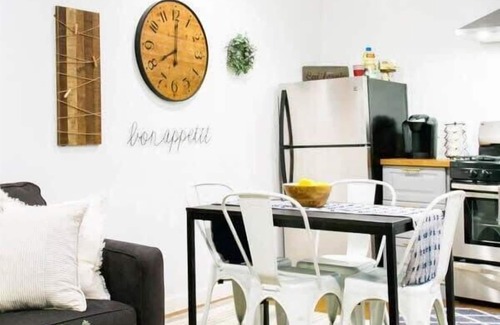 Valley Glen House | Incredible 1BR Home near Universal Studios at LA