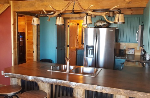Edgemont Cabin | Incredible Greers Ferry Lake View Kayaks, Bicycles, & Hiking