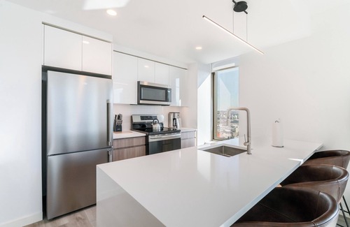 Hunters Point Apartment | Incredible One-Bedroom in Greenpoint