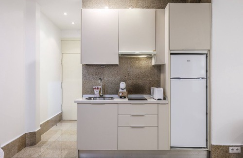 Las Acacias Apartment | Incredible Renovated Apartment E3A