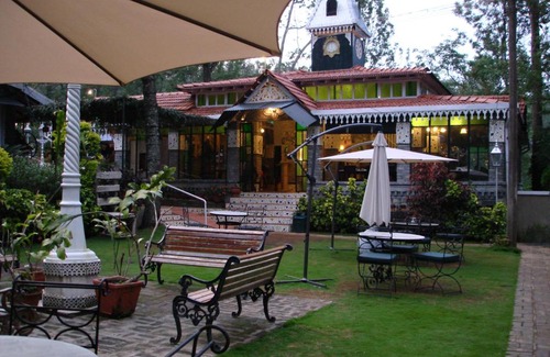 Salem Resort | INDeco Lake Forest