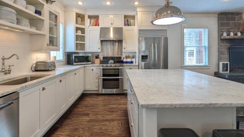Seabrook House | Independence Hall by Seabrook Hospitality