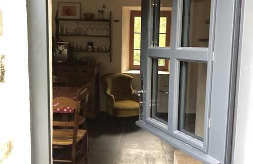 Mosset House | Independent gîte/14th century forge. Nature, freshness, sun & natural bath.