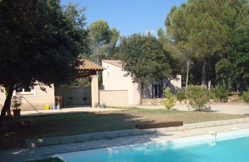 Jouques House | Independent small house in Jouques, a typical "provençal" village