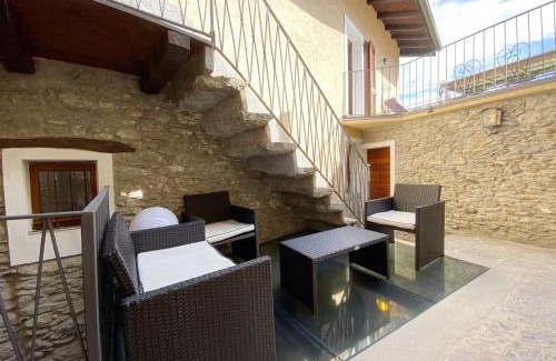 Musso House | Independent Stone House with Lake View