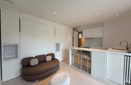 Marly-le-Roi Apartment | Independent Studio - Maison d'Hôtes Luxe St Germain en Laye