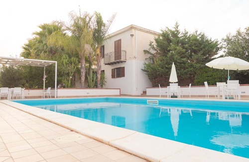 Castelvetrano Villa | Independent villa with large private pool nestled in the Sicilian countryside