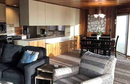 Dowagiac Cottage | Indian Lake Hideaway