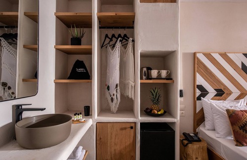 Hersonissos Centre Hotel | Indigo Inn Casa - Adults Only