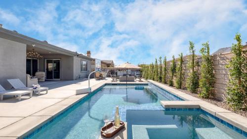 Terra Lago House | Indio Echo AvantStay Terra Lago Retreat Pool Firepit Outdoor Kitchen