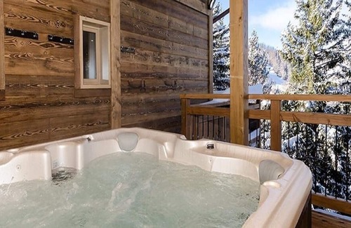 Plagne 1800 Ski Chalet | INDIVIDUAL CHALET WITH JACUZZI PLAGNE 1800 300M FROM THE SLOPES