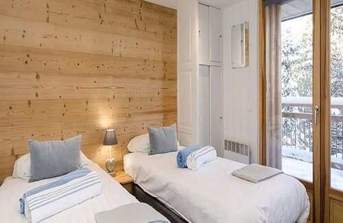 Plagne 1800 Ski Chalet | INDIVIDUAL CHALET WITH JACUZZI PLAGNE 1800 300M FROM THE SLOPES