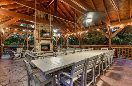 Caton House | Indoor Pool - Epic Game Room - MiniGolf - 24 Guests - 8 Bedrooms