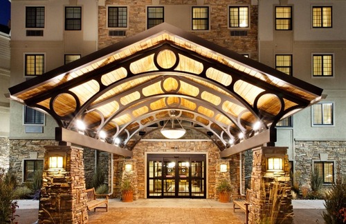 Dearborn Condo | Indoor Pool, Hot Tub, Free Wi-Fi, Free Breakfast | Close to Ford World HQ
