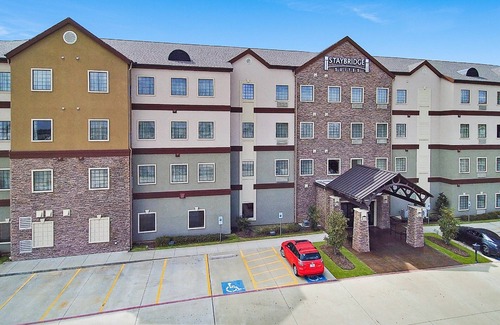Longview Condo | Indoor Pool & Hot Tub. Free Breakfast. Gym & Business Center.