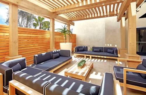 Calabasas House | Indulge In An Unforgettable Getaway Experience! Dog-friendly Property, Pool!
