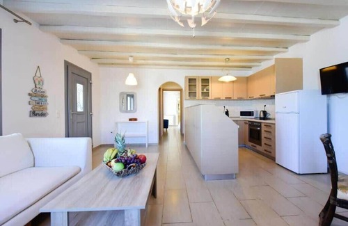 Ftelia Apartment | Indulge in Luxury - Danae's Oasis in Mykonos