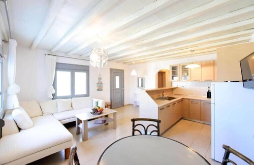 Ftelia Apartment | Indulge in Luxury - Danae's Oasis in Mykonos