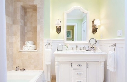 Grace Bay Hotel | Indulge in Oceanfront Luxury with Pool, Gourmet Dining, and Beach Access