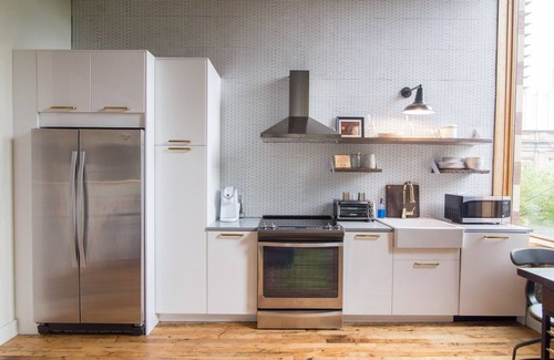Arts District Apartment | Industrial Chic Apartment Steps from Broadway (Loft 202)