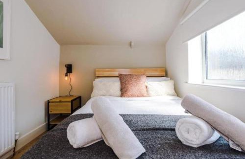 Old Trafford House | Industrial Design 4 Bed House