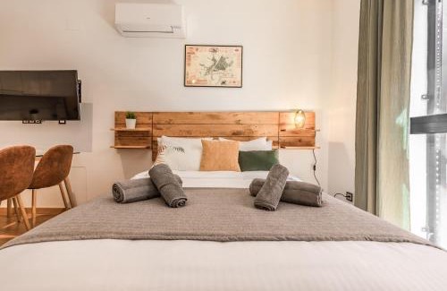 La Merced Apartment | Industrial studio in the city center by REMS