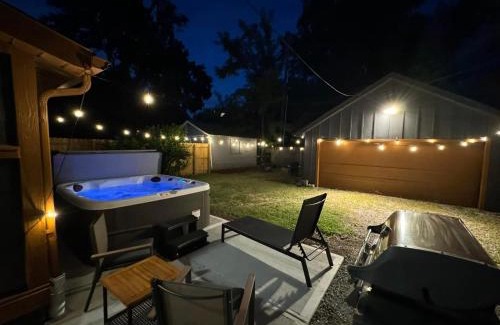 Indianapolis House | Indy Holidays Hot Tub, Nightlife, Cozy Fall Stay