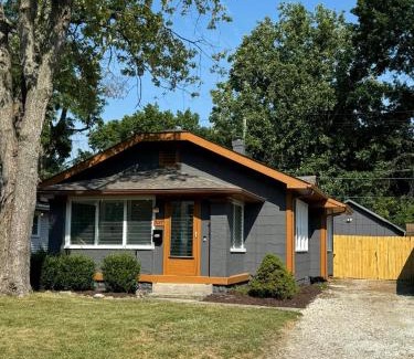 Indianapolis House | Indy Holidays Hot Tub, Nightlife, Cozy Fall Stay
