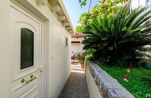 Lozica Apartment | Indy's Beach Apartments