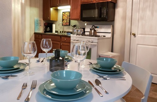 Windsor Park Apartment | Indy's Cozy Corner