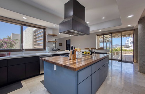 Cabo San Lucas House | Infiniti Pool-View of Arch, Oceanview-Walk to Beach, Cape Hotel, Close to Dwntn