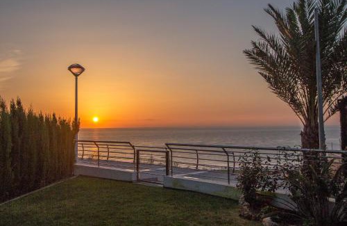 Els Arenals del Sol Apartment | Infinity luxury sea view apartment with private garden