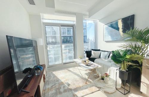 Garden District Apartment | INFIVILLA Duplex Penthouse Suites Skyline Lake View Downtown Toronto