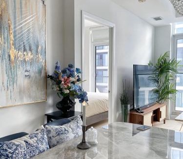 Garden District Apartment | INFIVILLA Duplex Penthouse Suites Skyline Lake View Downtown Toronto